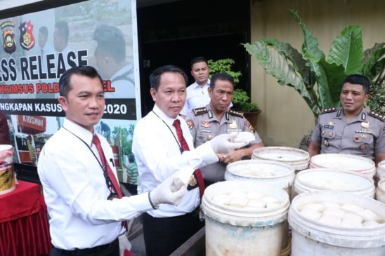 Polda Sumsel Amankan Ribuan Tahu Berformalin dan Kosmetik Online Ilegal