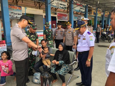 Kapolres Aceh Tamiang Sosialisasi Cara Cuci Tangan yang Benar ke Masyarakat