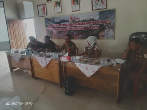 Warga Kampung Way Dente Teladas Dengarkan Laporan Pertanggung Jawaban Dana Desa Anggaran 2019