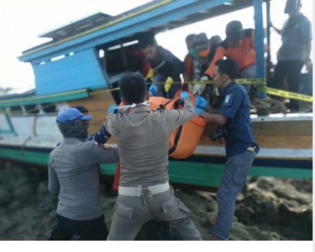 Warga Pejem Heboh dengan Penemuan Sesosok Mayat di Pantai Labu