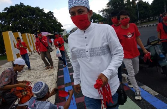 FM-PP Bagikan Ratusan Masker ke Masyarakat