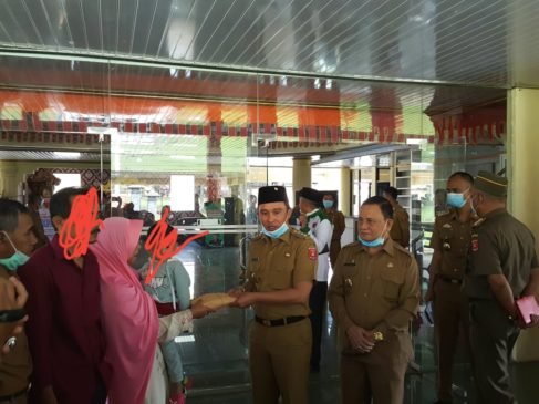 Kucuran Bantuan untuk Warga Lampung Barat yang Positif Covid-19 di Jakarta