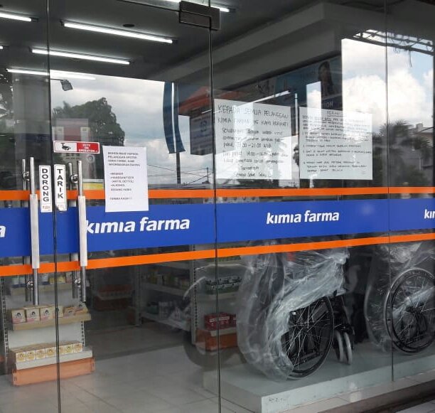Masker Langka, Sejumlah Apotek di Prabumulih Pasang Pengumuman Stok Kosong