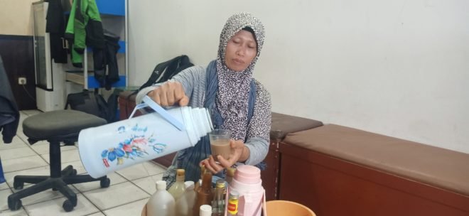 ‘Antisipasi Corona’ Penjual Jamu Tradisional Ciptakan Jamu Empon-Empon