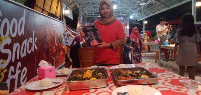 Demang Streetfoods Sajikan seafood Terjangkau Hingga Live Musik