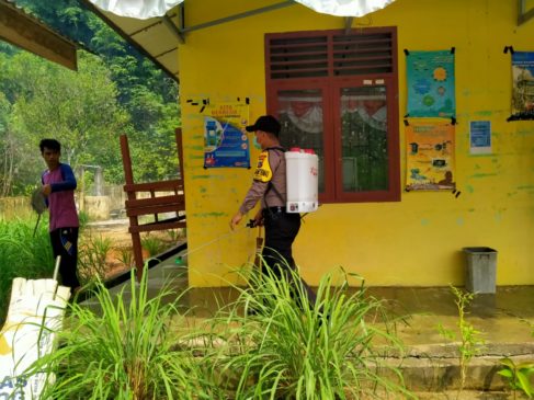 Perjuangan Polisi di Babel Harus Berpisah dengan Istri Demi Dampingi Warganya