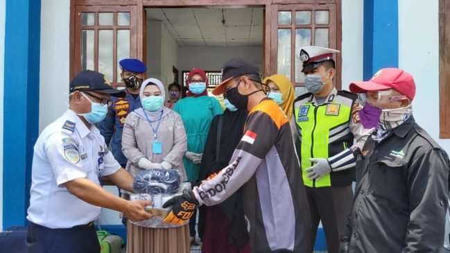 GLPS Lahat Salurkan Bantuan Masker dan Susu Untuk Petugas Medis