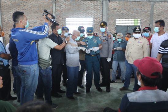 Cegah Penyebaran Corona, TKI dari Malaysia Diperiksa