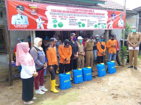 Cegah penyebaran Covit-19, Peratin Kubuliku Jaya Lakukan Penyemprotan Desinfektan