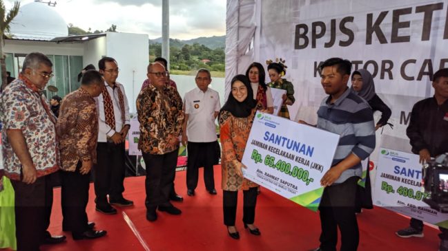 Ketua DPRD Sulbar Serahkan Santunan dan Hadiri Langsung Peresmian Gedung BPJS Ketenagakerjaan