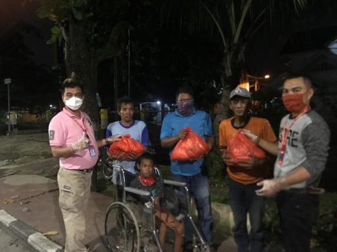 ADV Joni YAP dan DPD FERARI Peduli Bagikan 250 Paket Sembako