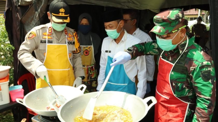 Dapur Umum Gugas Covid-19 OKI Sediakan Nasi Kotak Gratis untuk Warganya