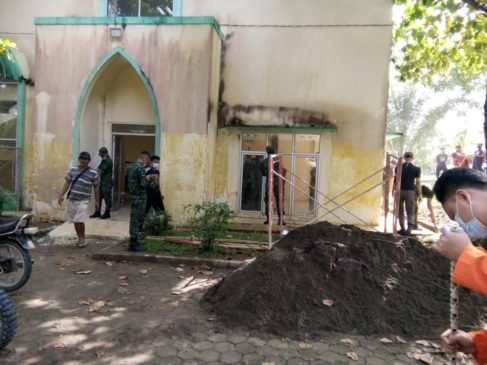 Yonif 141/AYJP Bantu Pemkab Muara Enim Atasi Covid 19