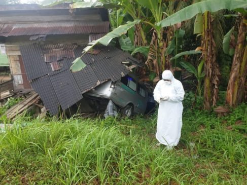Ambulans RSUD Aceh Tamiang yang Membawa Pasien Covid-19 Alami Kecelakaan