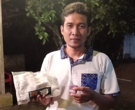 Kajari Bangka Barat Beri Masker Untuk Para Jurnalis