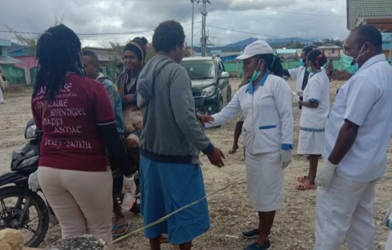 Satgas Terpadu Medis Gandeng Pihak Keamanan Lakukan Deteksi Suhu Badan Massal
