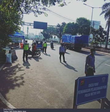 Kondisi Check Point Kalideres Jakarta Barat Dihari Kedelapan Penerapan PSBB DKI Jakarta