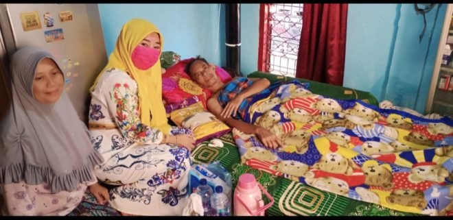 Dirut PAB Bagikan Beras ke Warga dan Karyawan yang Alami Kesulitan