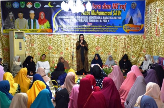Ratusan Ibu-Ibu Padati Peringatan Isra Mi’raj di Rujab
