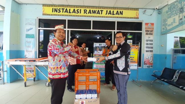 Satgas Penanganan Virus Corona Bagikan Masker