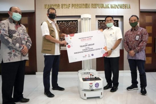 Telkom Group Bantu Robot Desinfeksi dan Sterilisasi Ruang Isolasi Pasien Covid-19