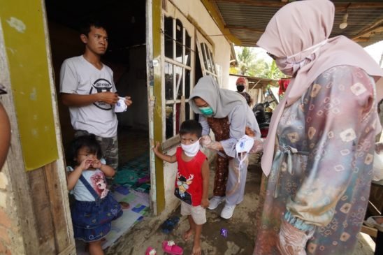 Peduli Covid-19, Feby Deru Ulurkan Tali Kasih