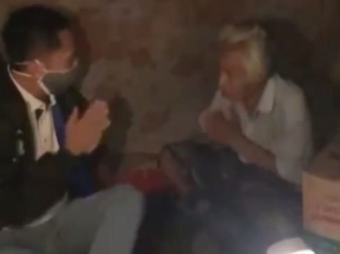 Kepedulian Sekda Palembang ke Warganya yang Menghuni Rumah Tanpa Penerangan