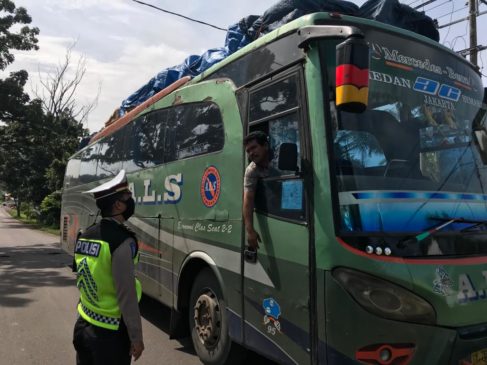 Kendaraan Pemudik Diminta Putar Balik di Perbatasan Kabupaten Muara Enim