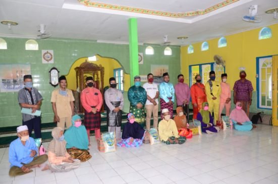 Wakil Bupati Lingga Safari Ramadhan di Desa Bakong dan Kelombok