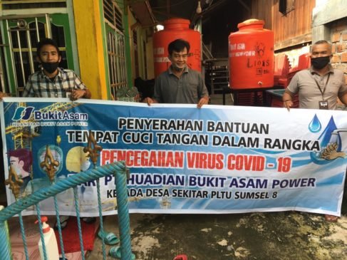 PLTU SUMSEL-8 Bantu Tempat Cuci Tangan Untuk Empat Desa Ring Satu Perusahaan