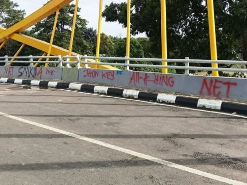 Rayakan Kelulusan, Pelajar Konvoi dan Coret – Coret Jembatan