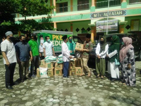 Ketua DPP PKB Pusat Distribusikan 200 Paket Sembako Untuk DPC PKB Lahat