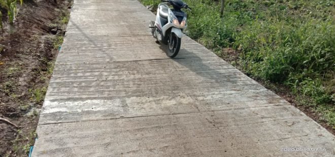 Warga Pekon Hanakau Pertanyaan Kondisi Jalan Baru yang Sudah Rusak