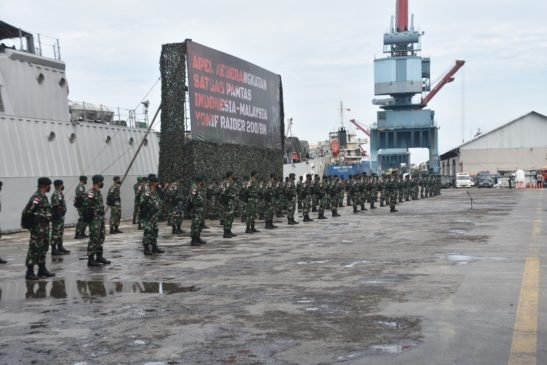 Danrem 044/Gapo Lepas Satgas Yonif R 200/Bela Negara