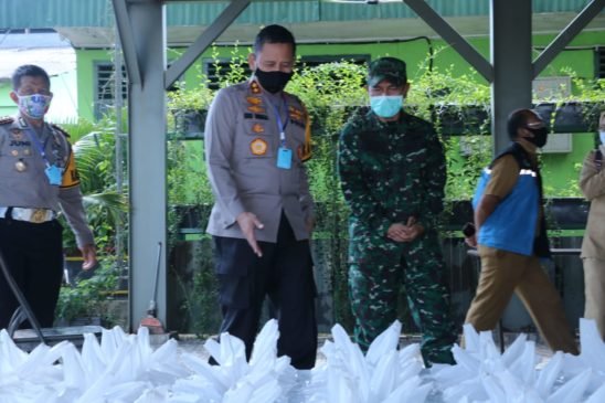 Kapolda Sumsel Tinjau Dapur Umum Gugus Tugas Penanggulangan Covid-19 Provinsi Sumsel