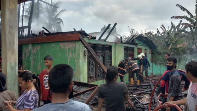Diduga Konsleting Listrik, Satu Rumah Hangus Terbakar