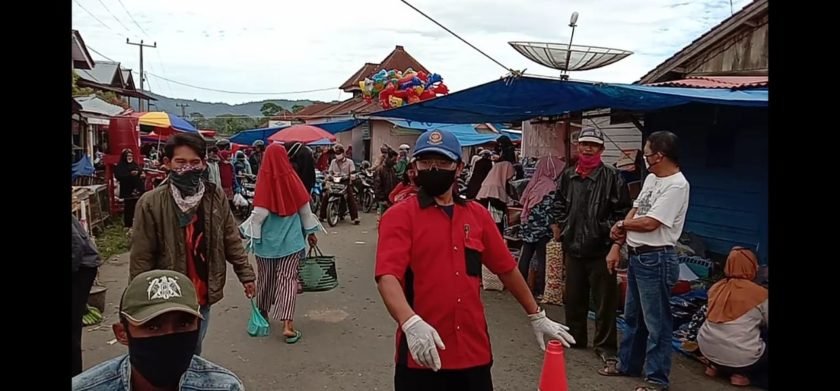 Pengunjung Pasar Seblat Lampung Barat Membludak Jelang Lebaran