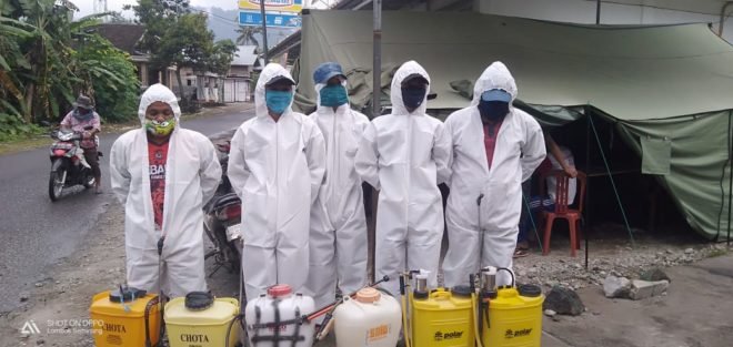 Dalam Mengantisipasi Penyebaran Covid-19 Dihari Raya, Pekon Lombok Kembali Lakukan Penyemprotan Desinfektan