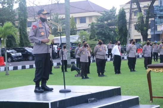 Berprestasi, Kapolda Sumsel Berikan Penghargaan ke 10 Anggota