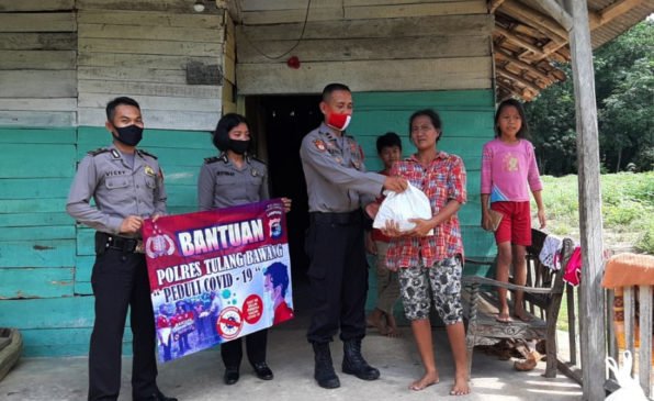 Kini Giliran Bag Ops Polres Tulang Bawang Peduli Masyarakat Terdampak Covid-19
