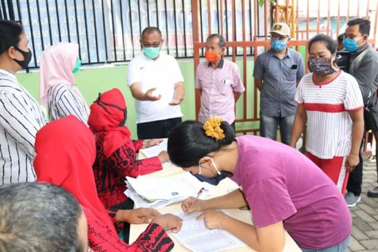 Plt Walikota Medan Kawal Bansos Tahap Kedua di Kantor Lurah Tembung