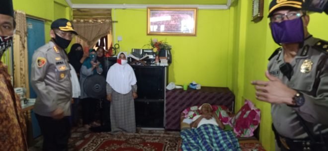 Lima Ribu Paket Sembako Disebar Jajaran Polrestabes Palembang