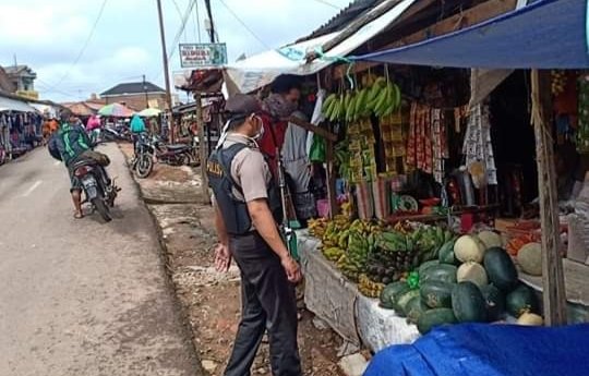 Babinkantibmas Polsek Pangkalan Balai Patroli Pasar Beri Imbauan