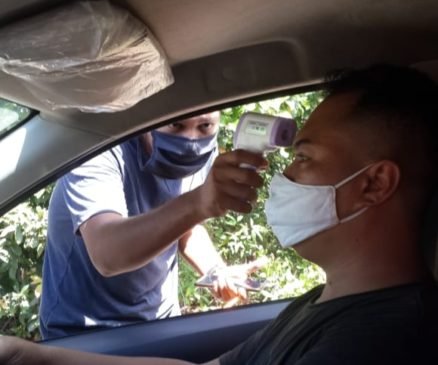 Petugas Pos Pantau di Desa Kundi Siaga Cek Kesehatan Para Pendatang