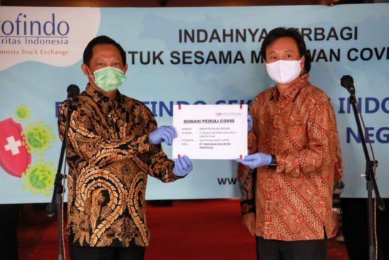 Mendagri Muhammad Tito Karnavian Terima Bantuan APD dari PT Profindo Sekuritas