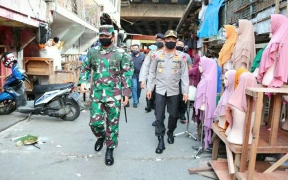 Jelang New Normal, Kapolri dan Panglima TNI Sidak Pasar Tanah Abang dan Bandara Soetta