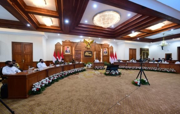Presiden Instruksikan Sejumlah Langkah Penanganan Covid-19 di Jawa Timur