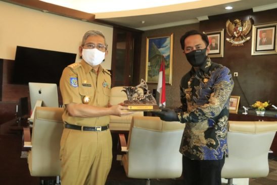 Gubernur Sulbar dan Bupati PPU Bahas Potensi Pariwisata Kelautan