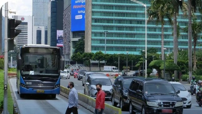 PSBB Masa Transisi, Transjakarta Terapkan SOP Khusus dan Tambah Jam Operasional
