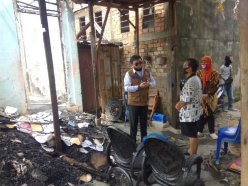 HNU Sambangi Korban Kebakaran di Jalan Cut Nyak Dien